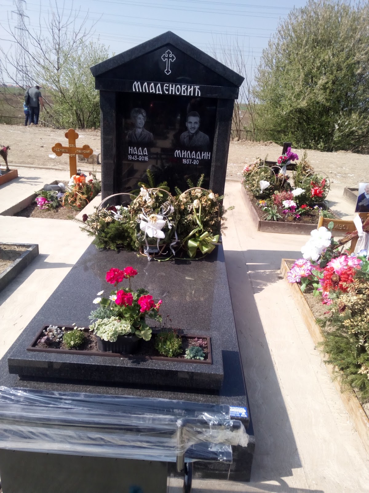 Gravestones model 111