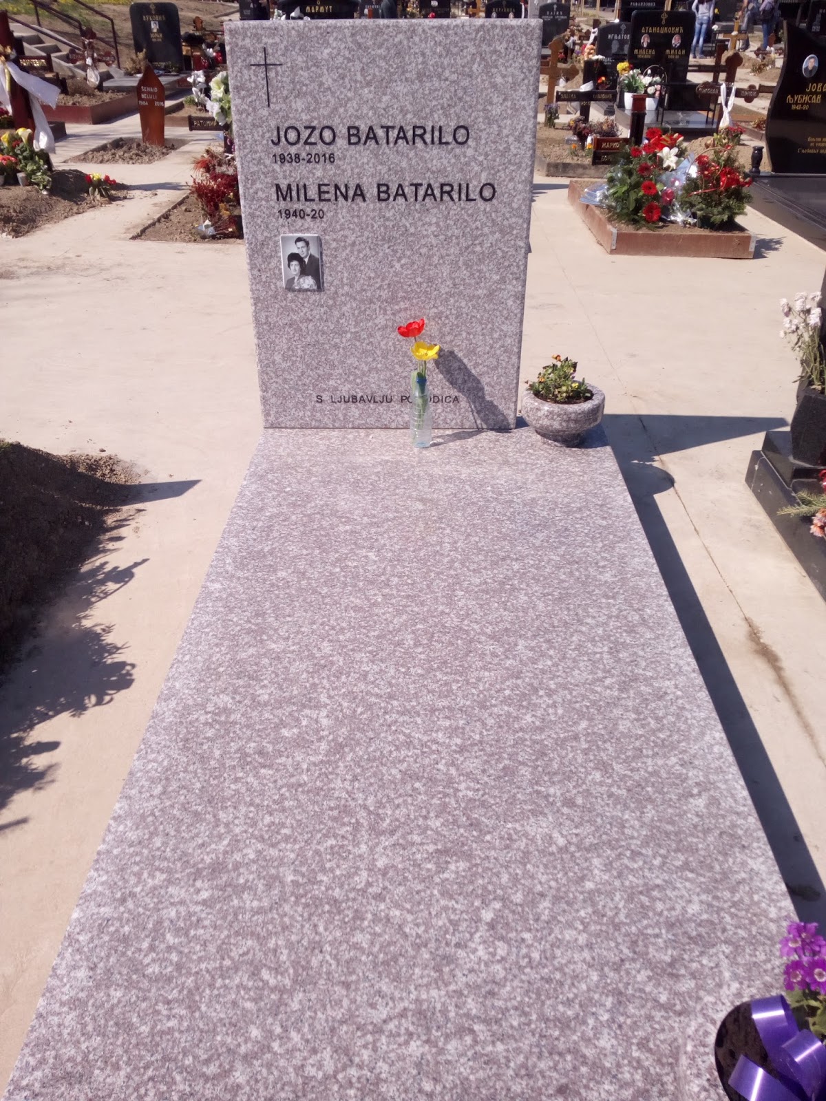 Gravestones model 112