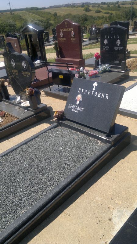 Gravestones model 18