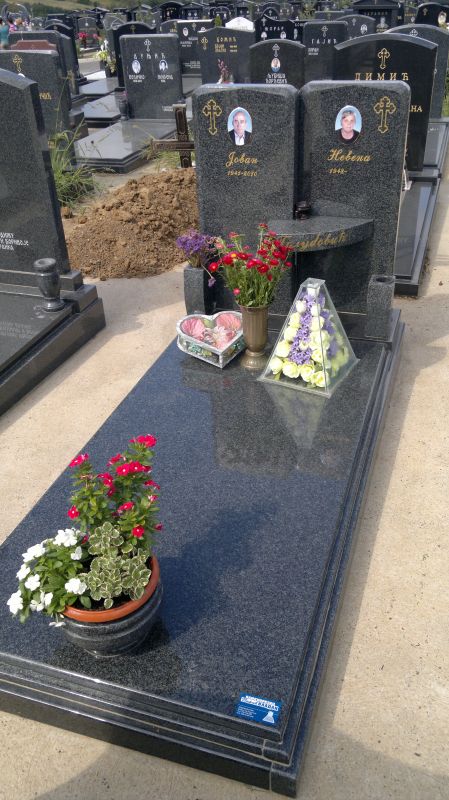 Gravestones model 68