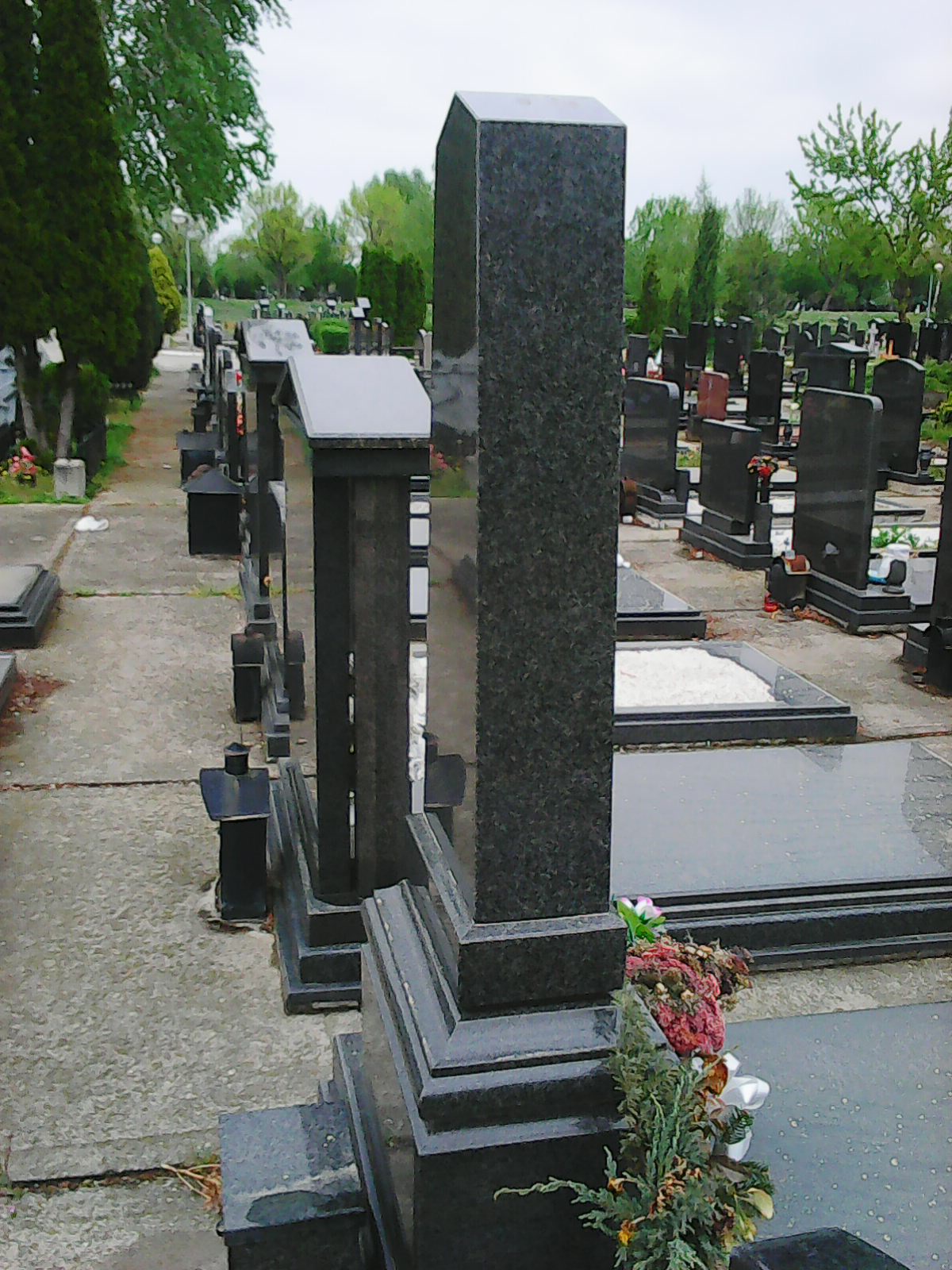 Gravestones model 84