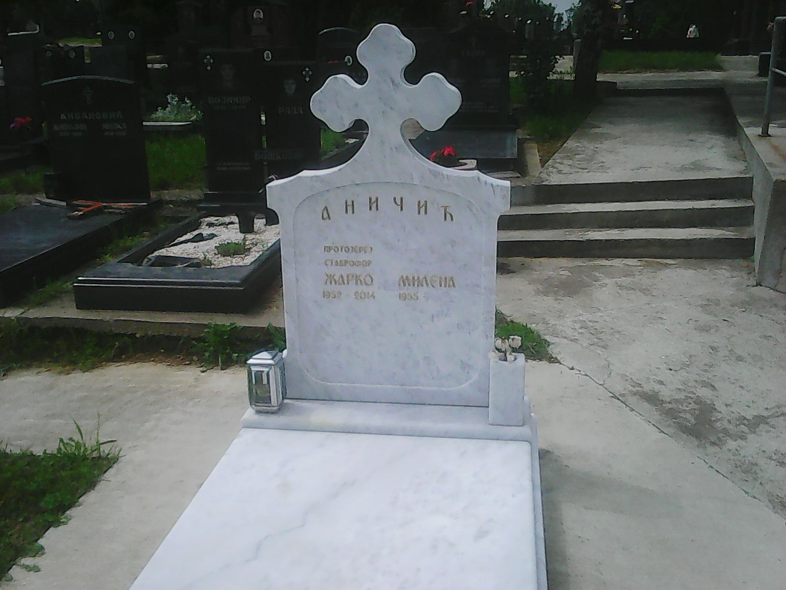 Gravestones model 87