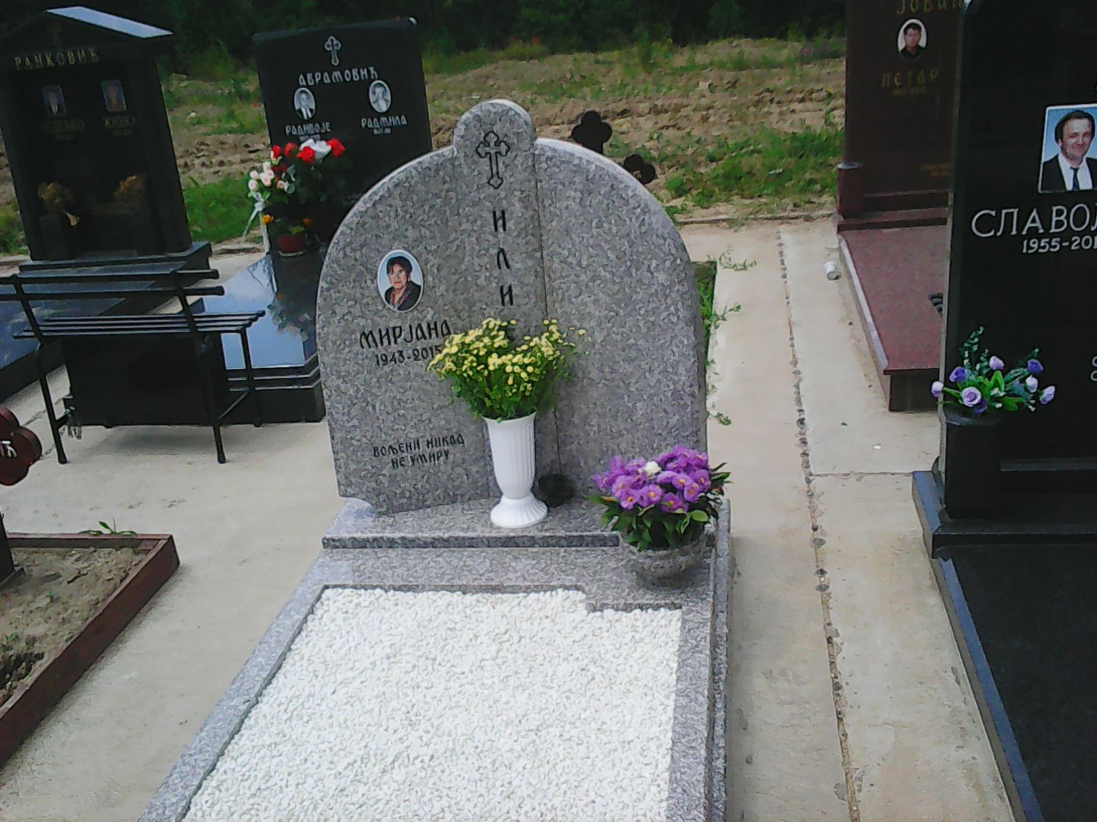 Gravestones model 89