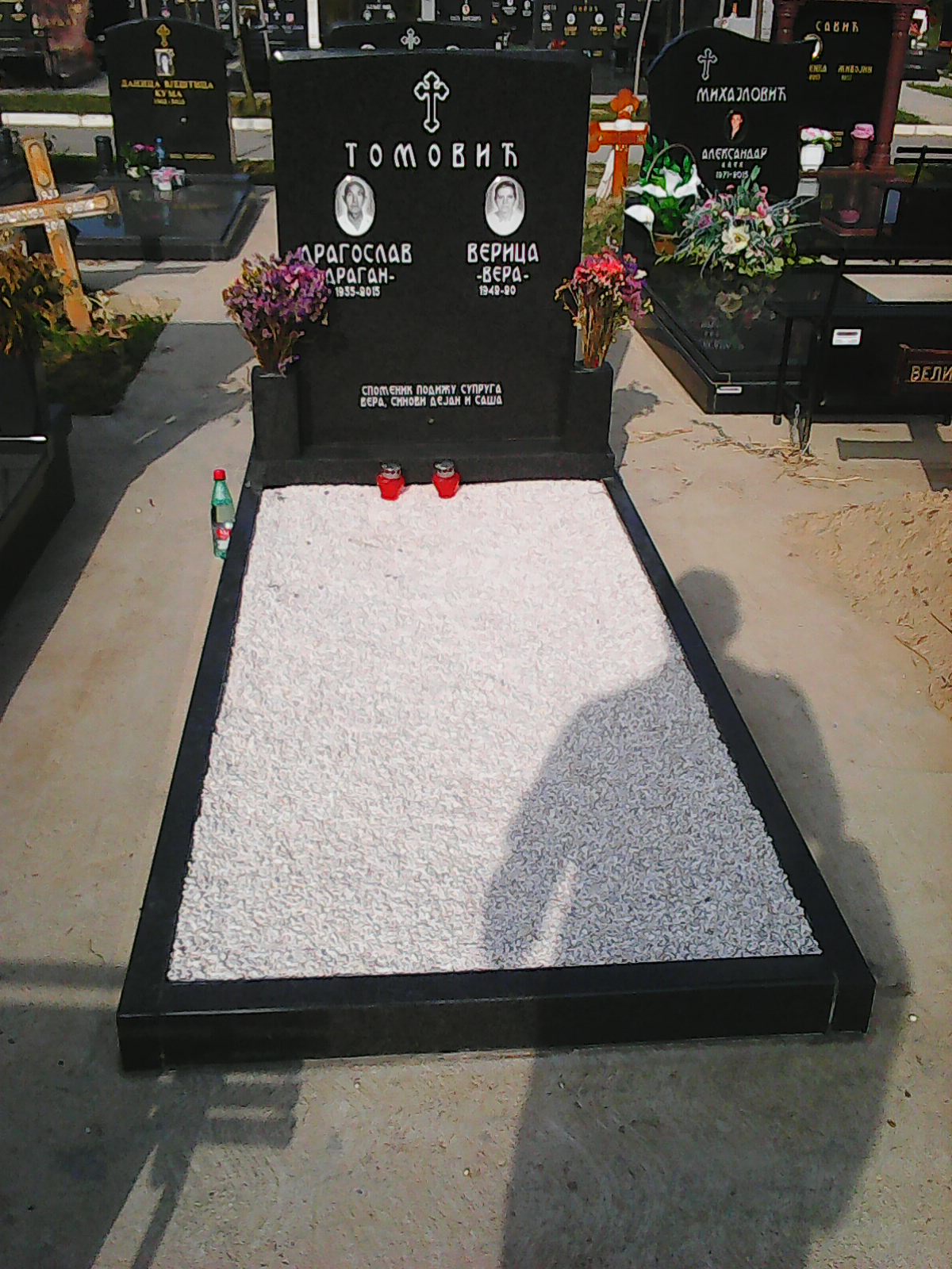 Gravestones model 93