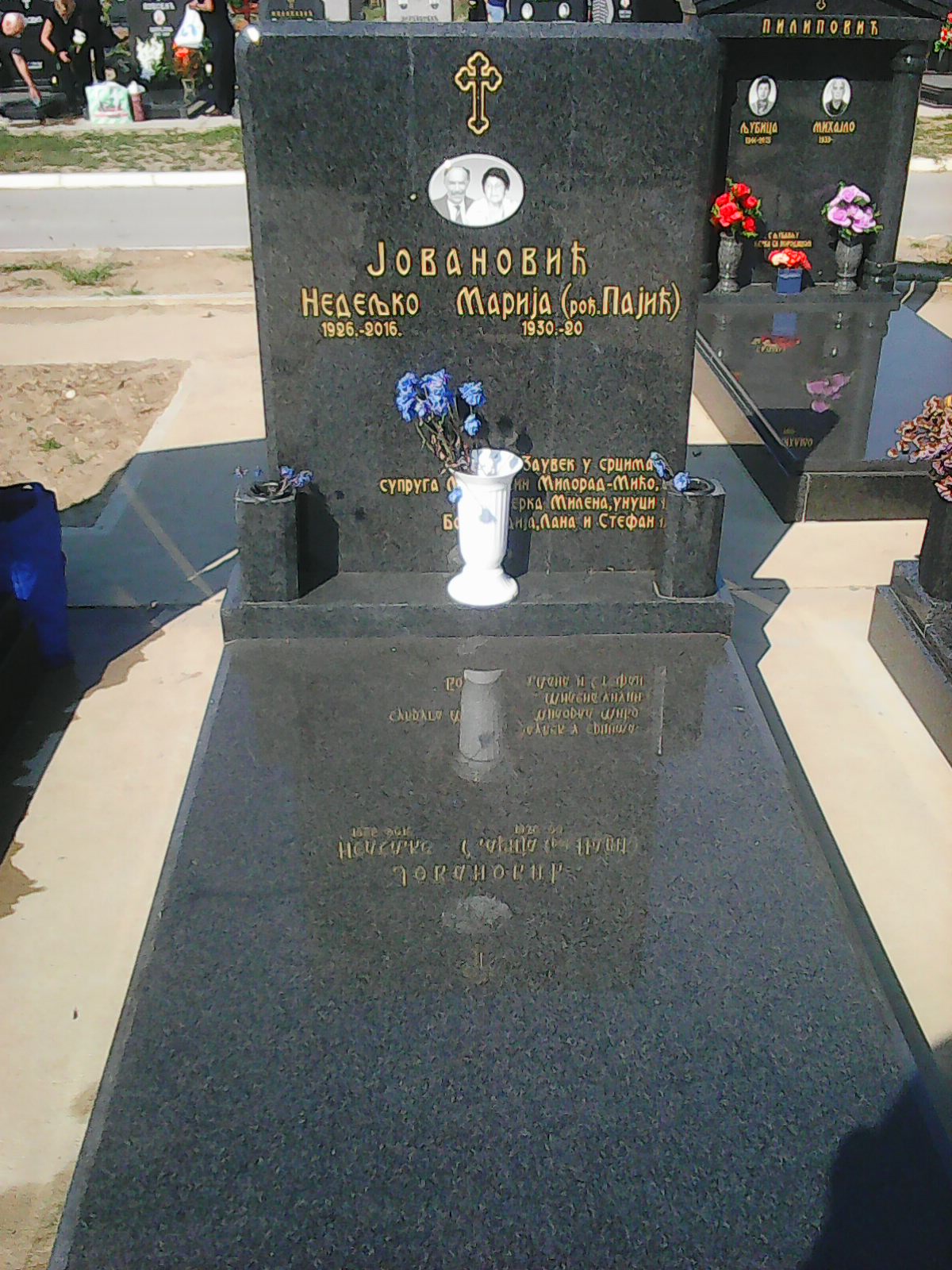 Gravestones model 95